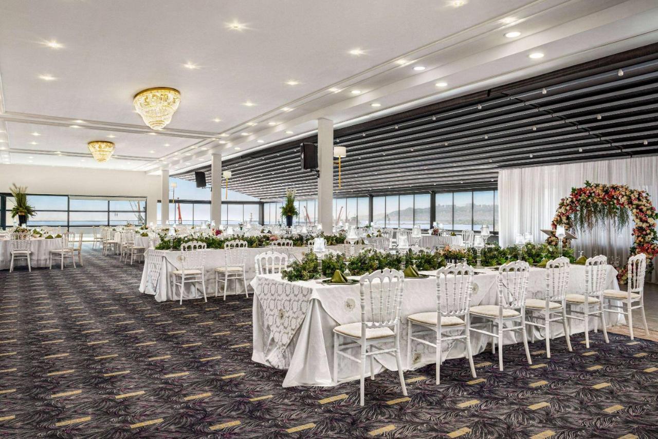 Ramada Plaza By Wyndham Готель 5*